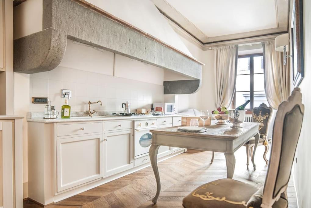 Signoria Deluxe Studio-2 People In Signoria Square Florencia